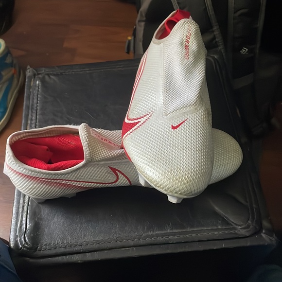 Nike Football Cleats - Picture 3 of 3